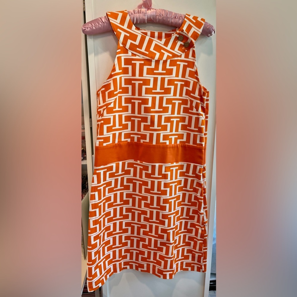 Tracy Negoshian NWT Orange White Mod Sheath Dress Gold Button M